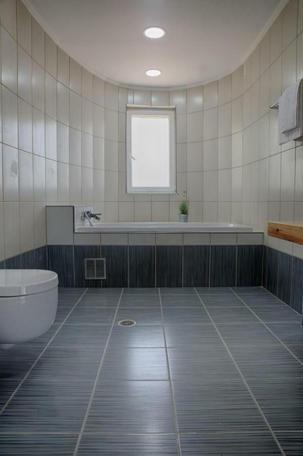 Modern Eco Friendly Villa Close To Town Pelekas Extérieur photo